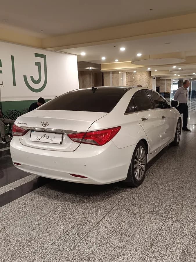 هیوندای سوناتا — عکس ۴ از ۵