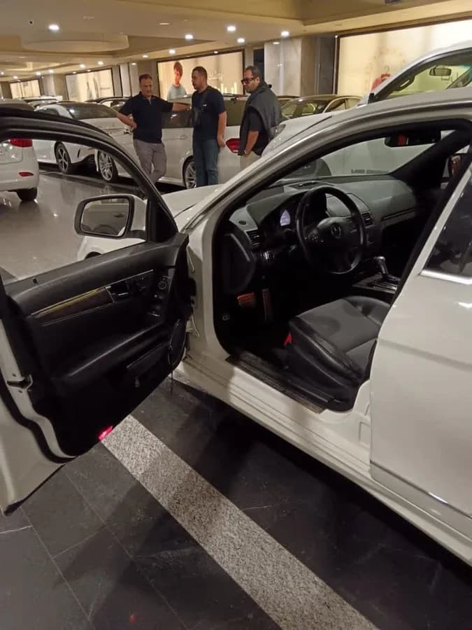 مرسدس بنز کلاس C — عکس ۴ از ۷