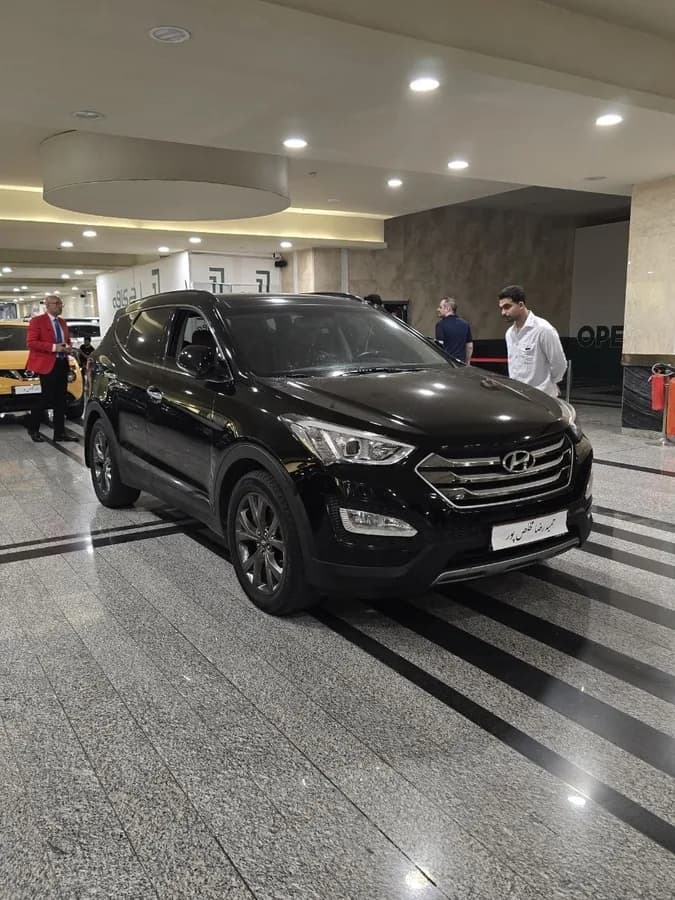 هیوندای سانتافه — عکس ۳ از ۵