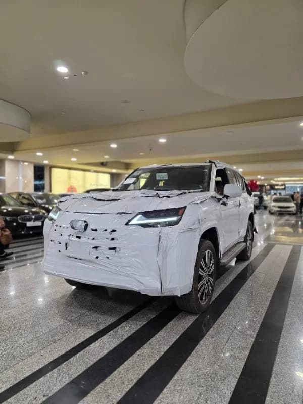 لکسوس LX — عکس ۱ از ۱