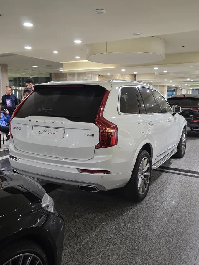 ولوو XC90 — عکس ۵ از ۸