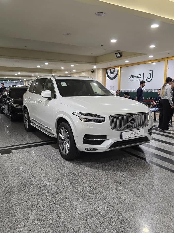 ولوو XC90 — عکس ۲ از ۸