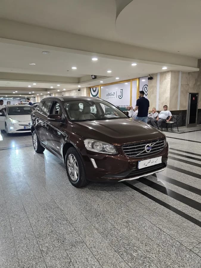 ولوو XC60 — عکس ۵ از ۶