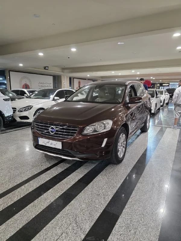 ولوو XC60 — عکس ۱ از ۶