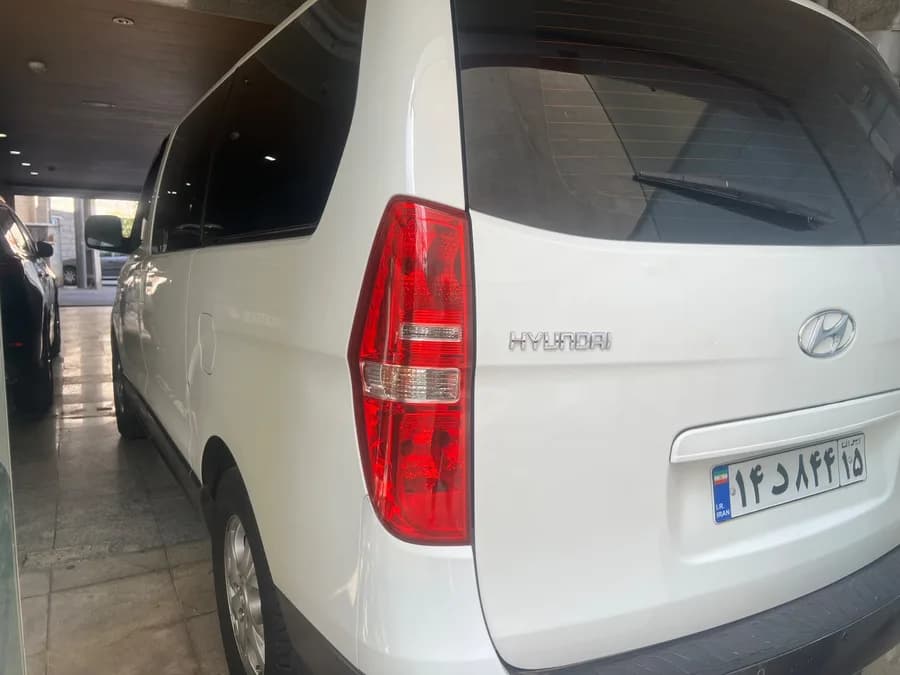 هیوندای H1 — عکس ۴ از ۴