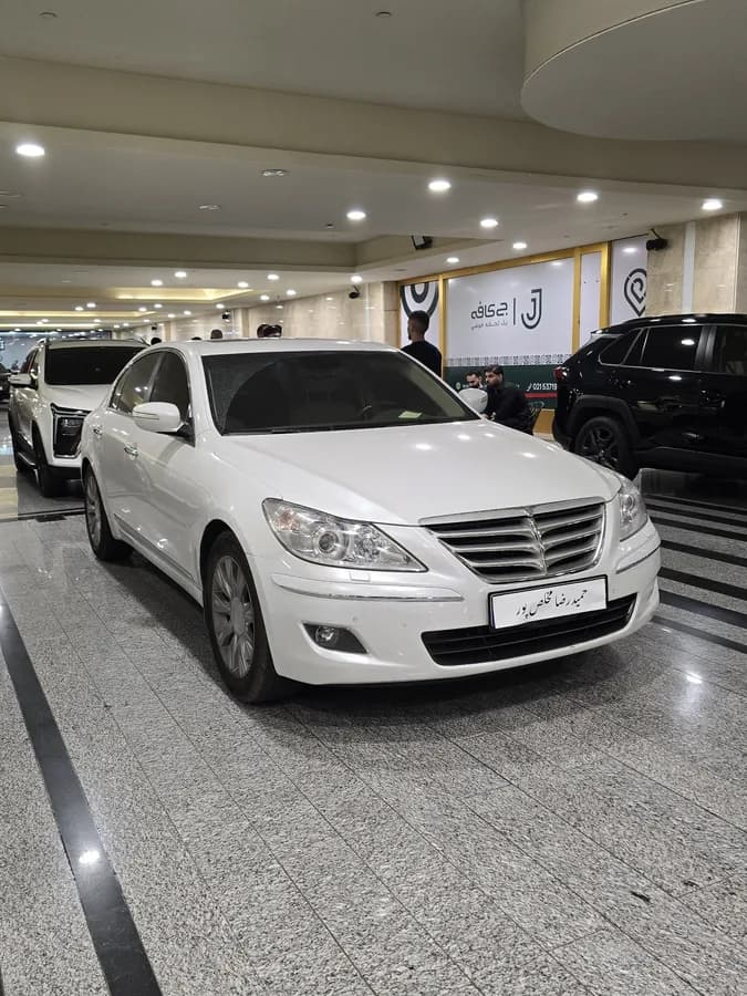 هیوندای جنسیس — عکس ۲ از ۶