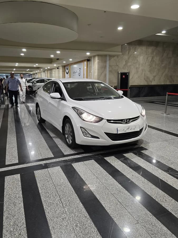 هیوندای النترا — عکس ۲ از ۶