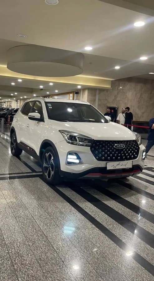 ام وی ام X55 پرو — عکس ۳ از ۷