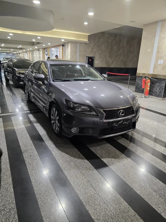 لکسوس GS — عکس ۳ از ۶
