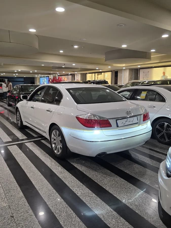 هیوندای جنسیس — عکس ۲ از ۵
