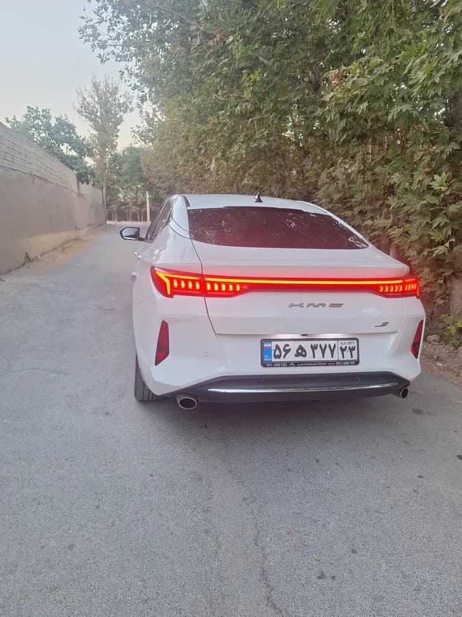 کی ام سی J7 — عکس ۵ از ۵