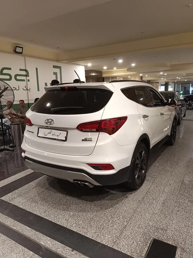 هیوندای سانتافه — عکس ۶ از ۷