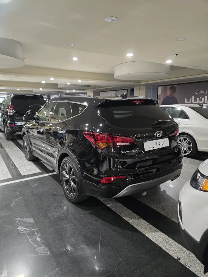 هیوندای سانتافه — عکس ۵ از ۶