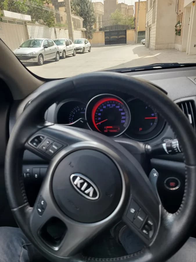 کیا سراتو — عکس ۴ از ۵