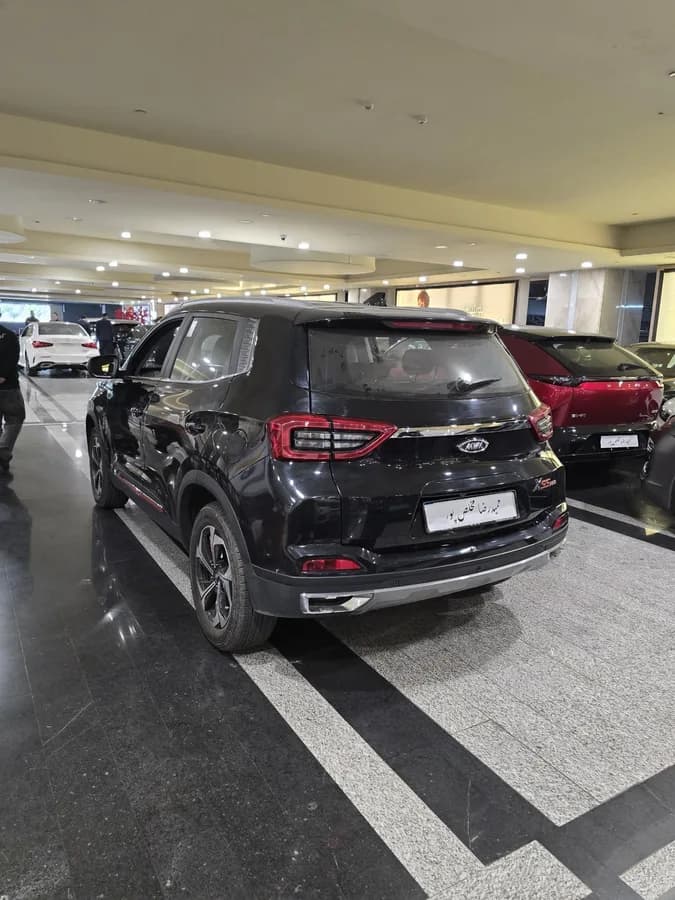 ام وی ام X55 پرو — عکس ۴ از ۶