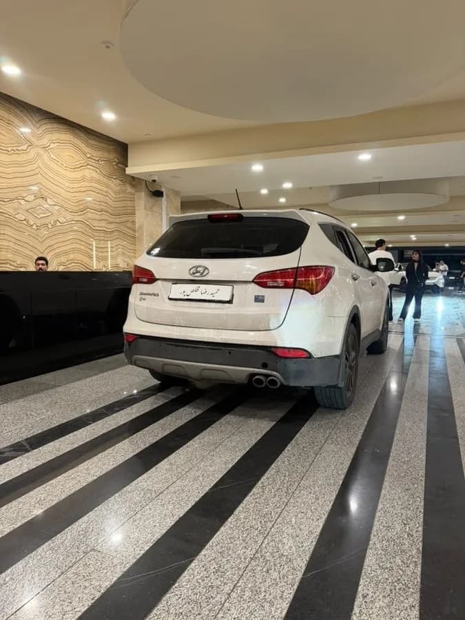 هیوندای سانتافه — عکس ۴ از ۴