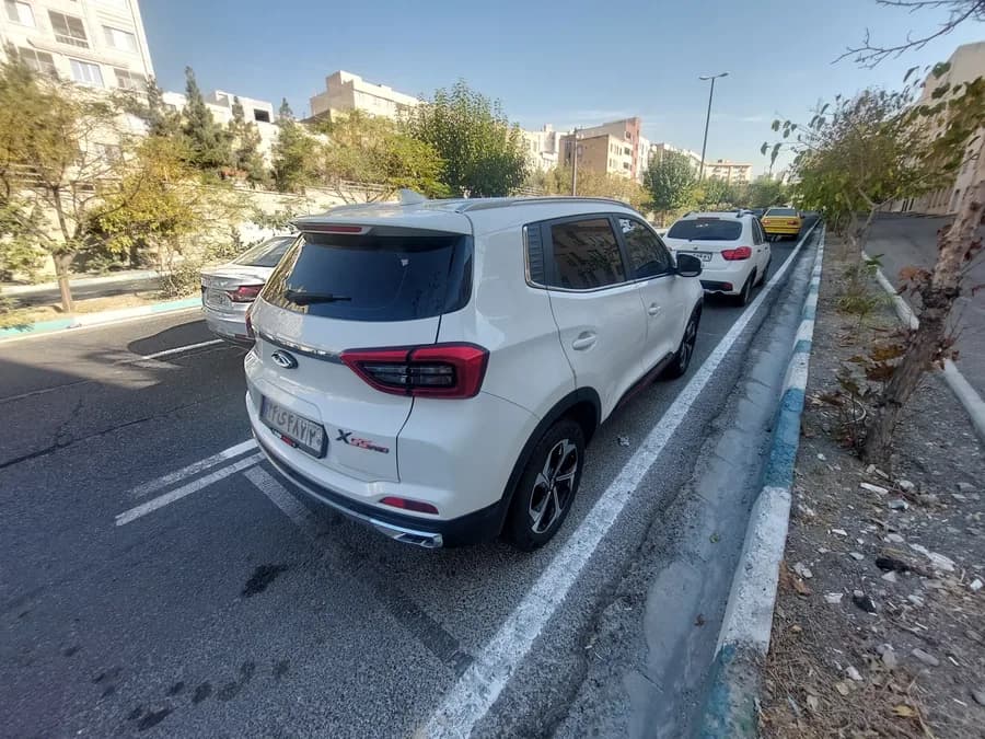 ام وی ام X55 پرو — عکس ۱ از ۲