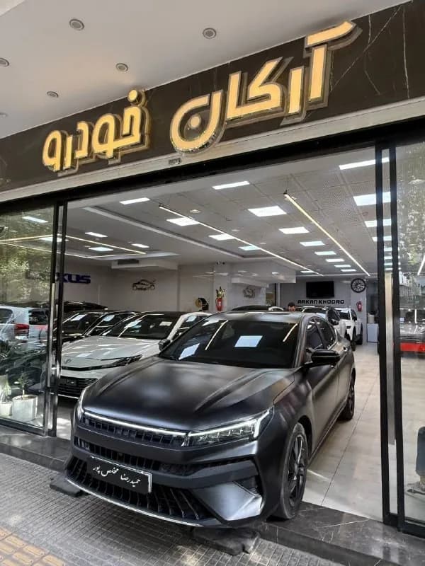 کی ام سی J7 — عکس ۱ از ۷