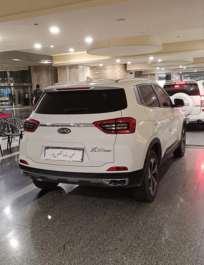 ام وی ام X55 پرو — عکس ۳ از ۵