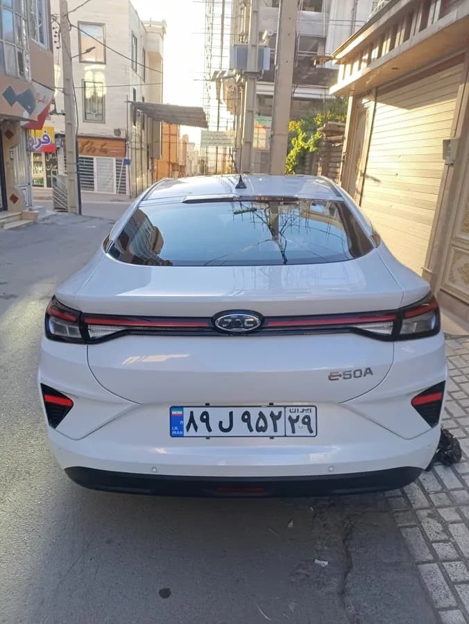 جک E50A — عکس ۱ از ۲