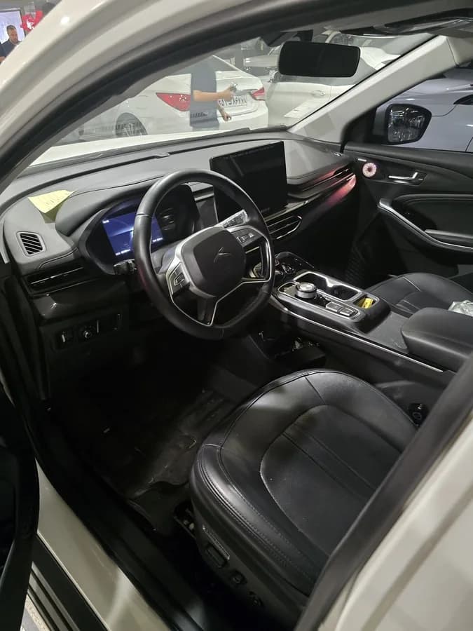 کی ام سی X5 — عکس ۳ از ۵