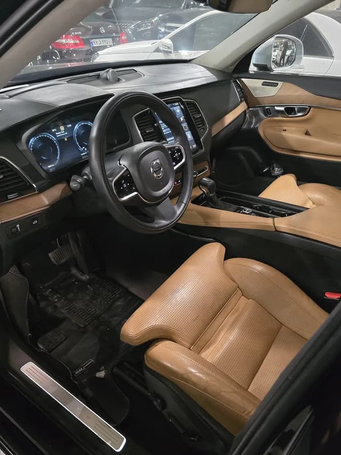 ولوو XC90 — عکس ۵ از ۶