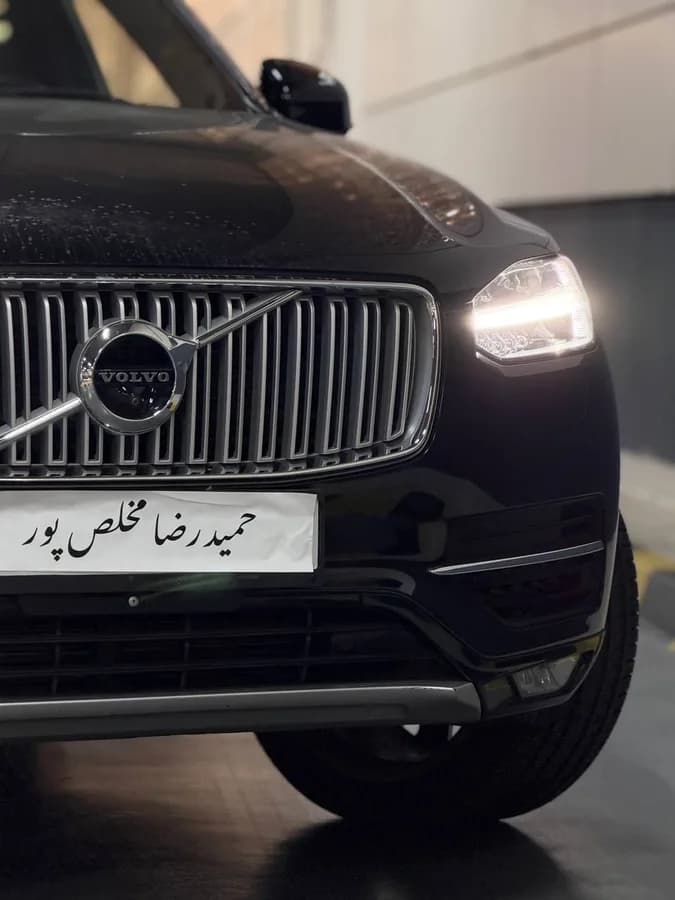 ولوو XC90 — عکس ۸ از ۸