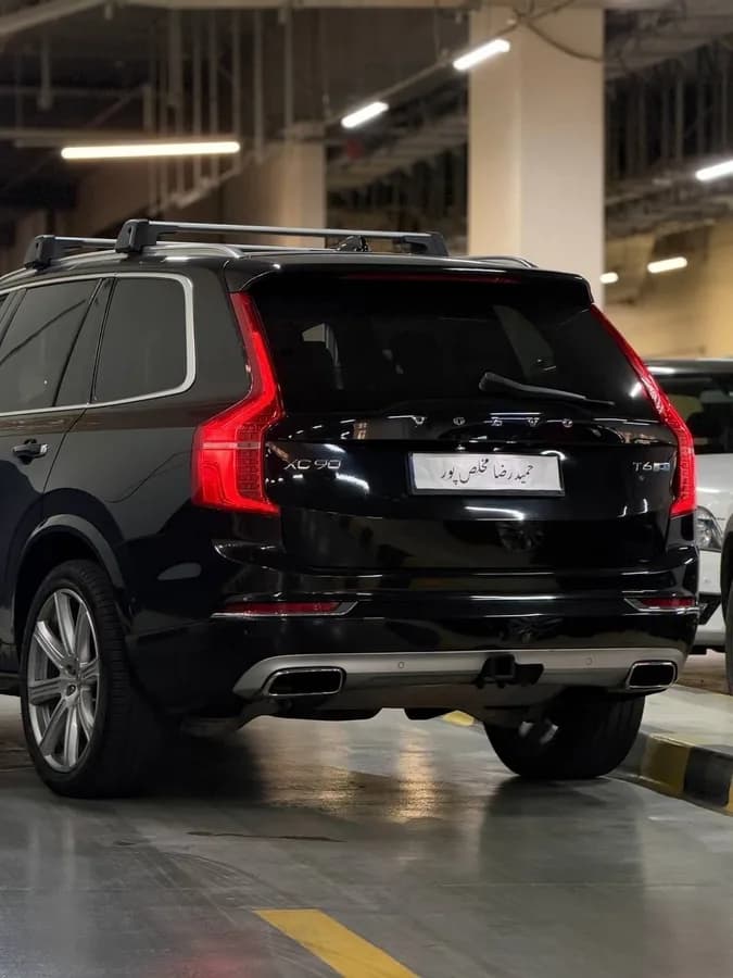 ولوو XC90 — عکس ۴ از ۸