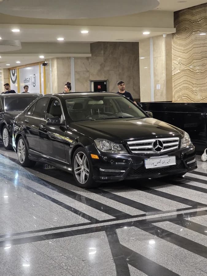 مرسدس بنز کلاس C — عکس ۴ از ۶