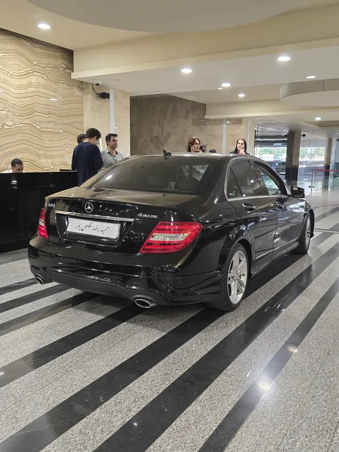 مرسدس بنز کلاس C — عکس ۲ از ۶