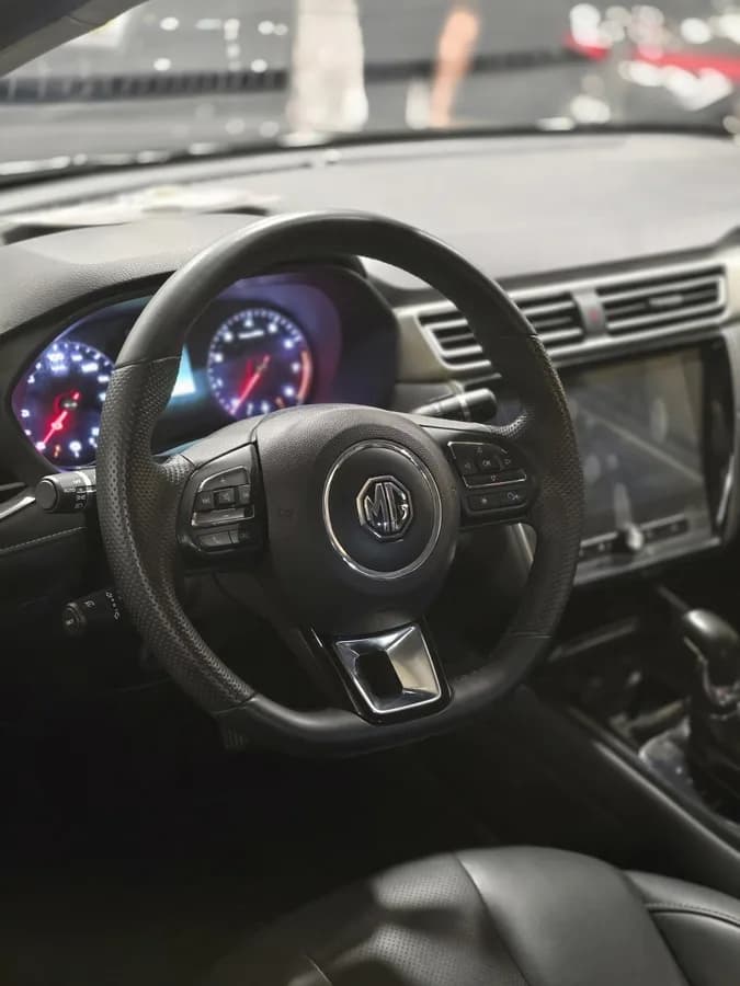 ام جی MG5 — عکس ۴ از ۸