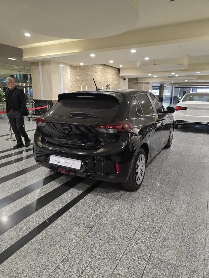 اپل کورسا — عکس ۴ از ۶