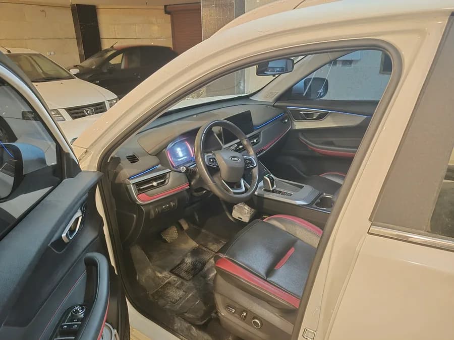 ام وی ام X55 پرو — عکس ۳ از ۷