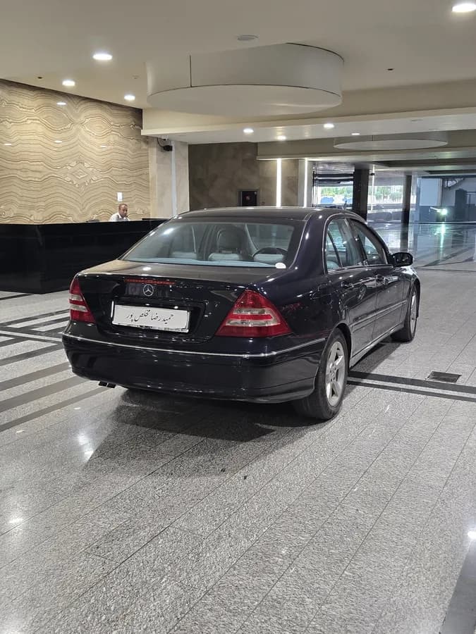 مرسدس بنز کلاس C — عکس ۲ از ۶