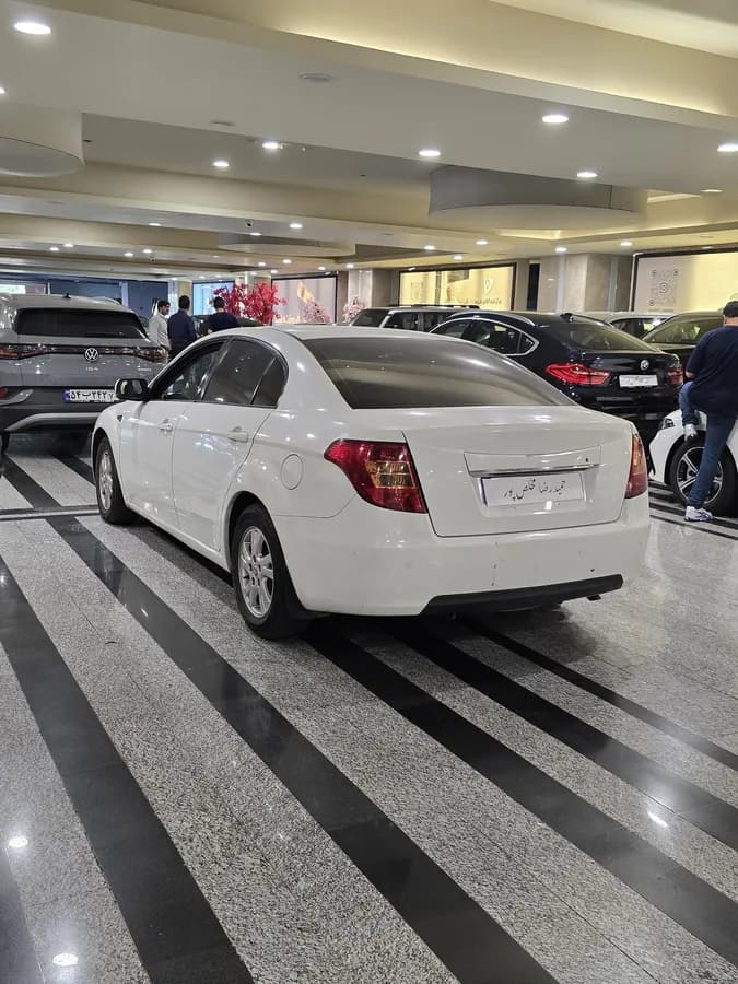 بسترن B50 — عکس ۶ از ۶