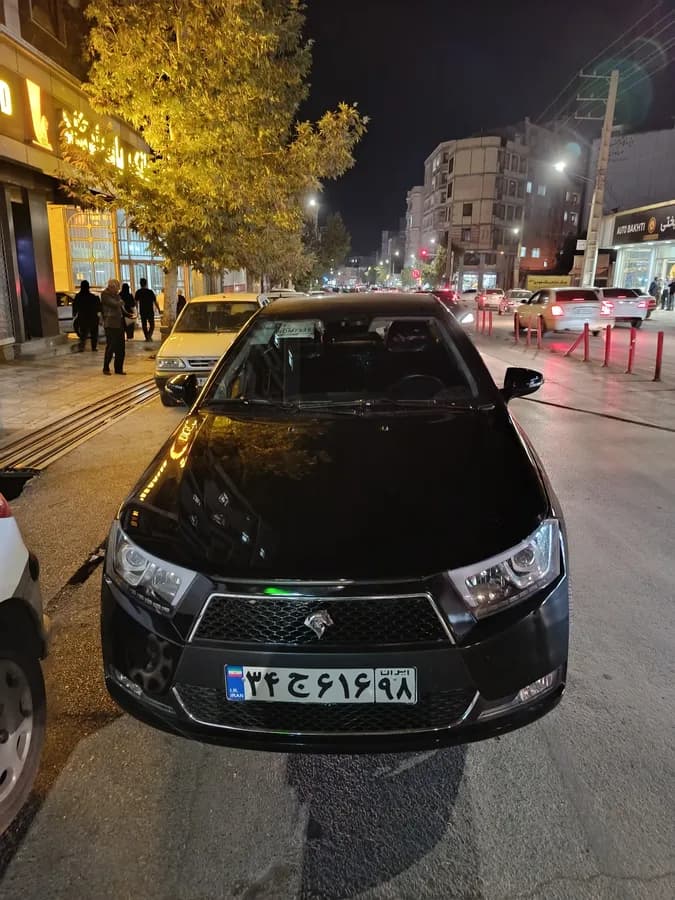 ایران خودرو دنا — عکس ۱ از ۴