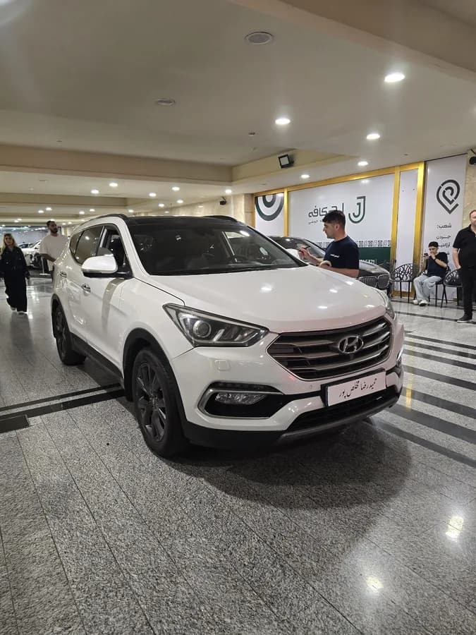 هیوندای سانتافه — عکس ۲ از ۷