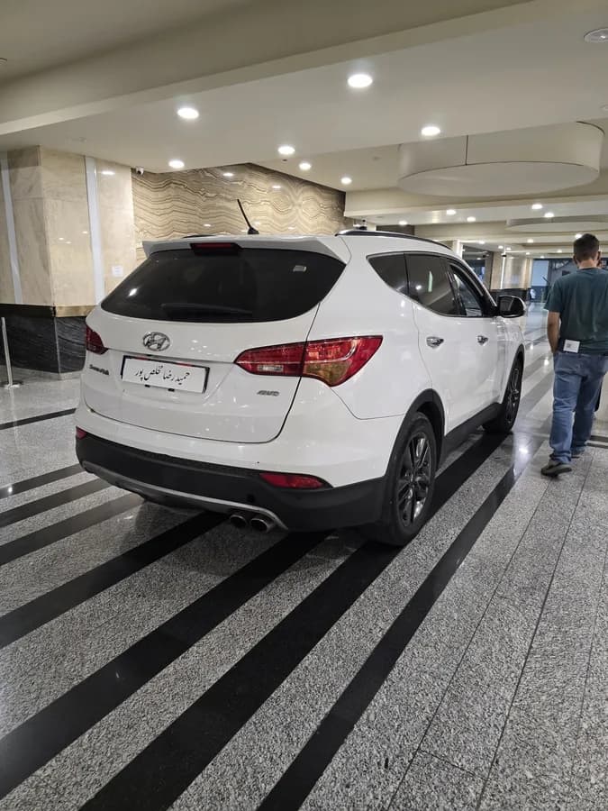 هیوندای سانتافه — عکس ۶ از ۶