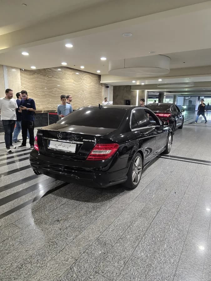 مرسدس بنز کلاس C — عکس ۴ از ۶