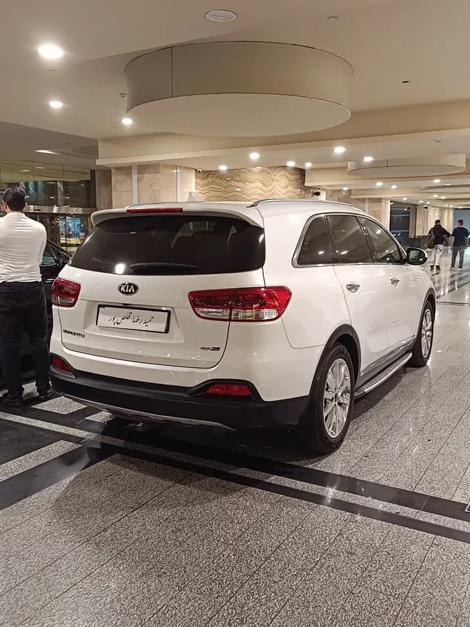 کیا سورنتو — عکس ۴ از ۶