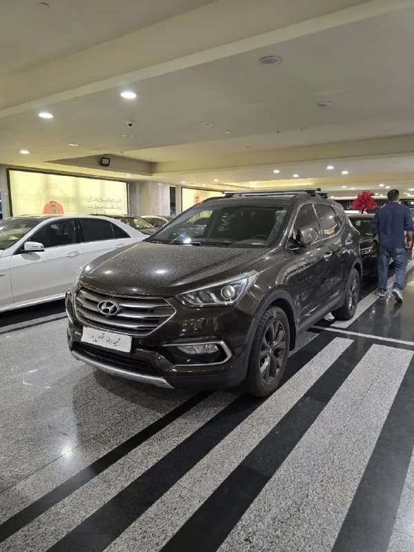 هیوندای سانتافه — عکس ۱ از ۶