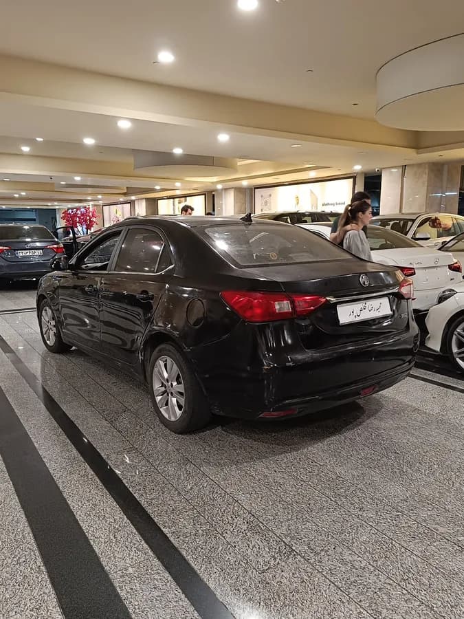 ام جی 360 — عکس ۶ از ۷