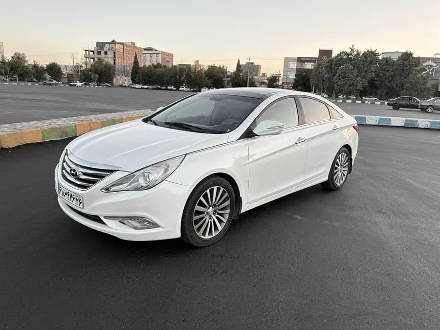 هیوندای سوناتا — عکس ۳ از ۵