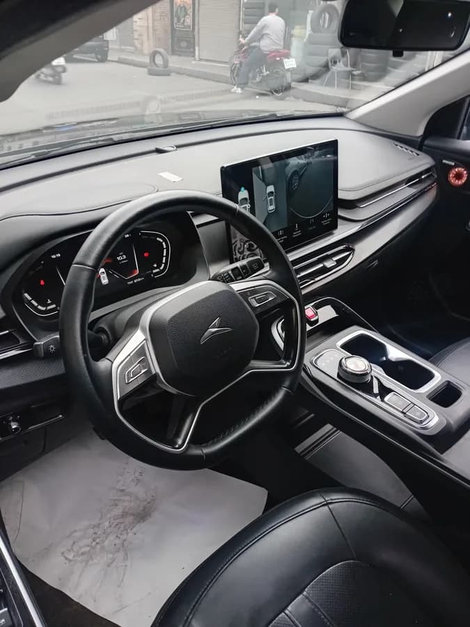 کی ام سی X5 — عکس ۳ از ۶