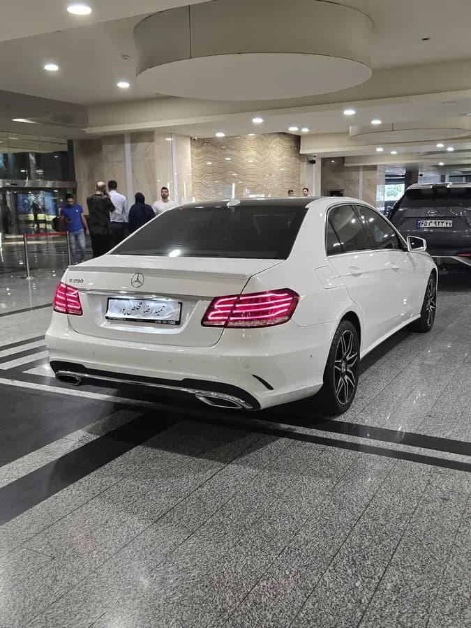 مرسدس بنز کلاس E — عکس ۴ از ۷
