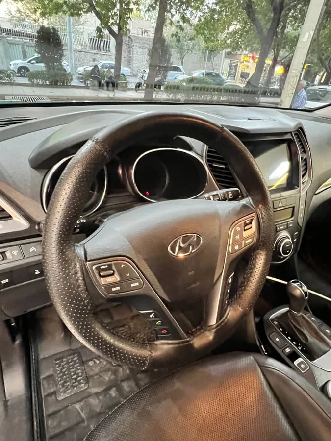 هیوندای سانتافه — عکس ۶ از ۷