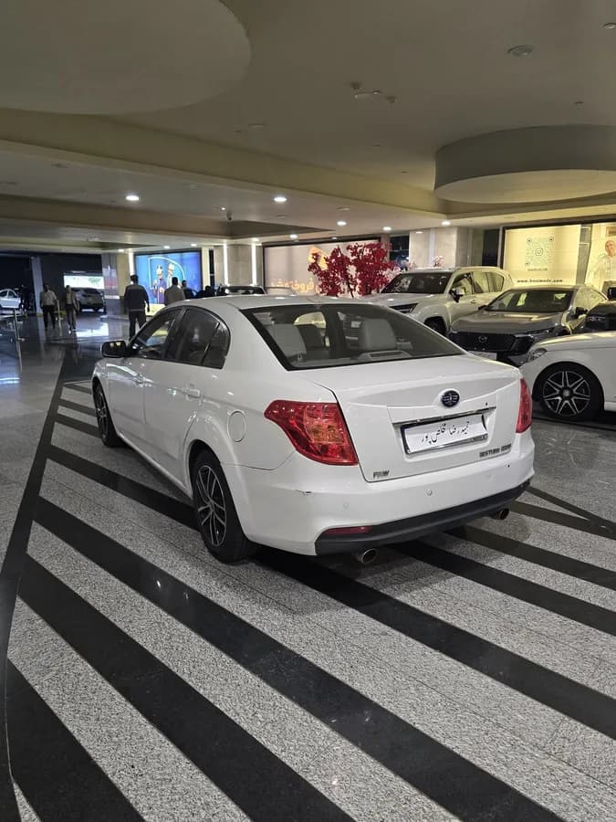 بسترن B50F — عکس ۲ از ۶