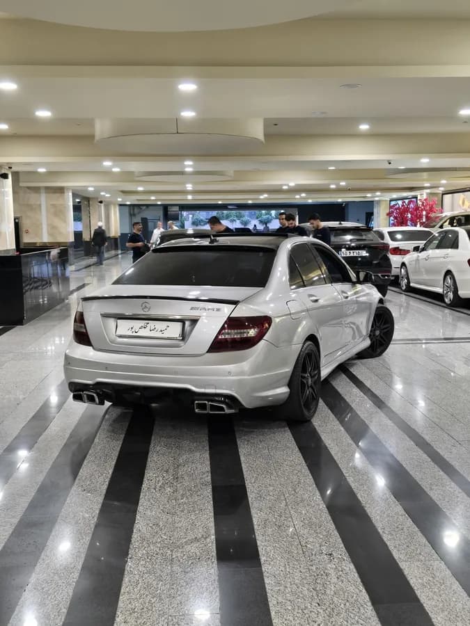مرسدس بنز کلاس C — عکس ۲ از ۴