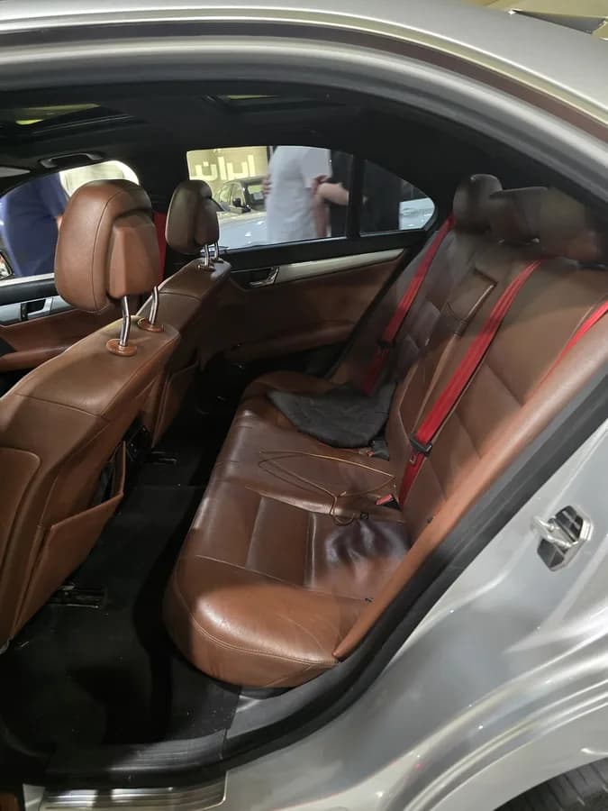 مرسدس بنز کلاس C — عکس ۳ از ۴