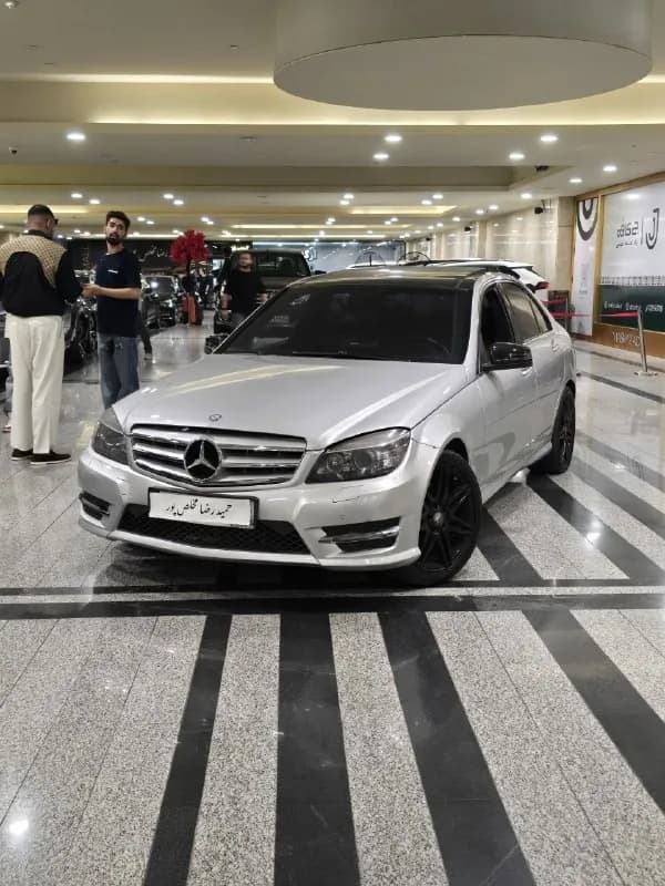 مرسدس بنز کلاس C — عکس ۱ از ۴